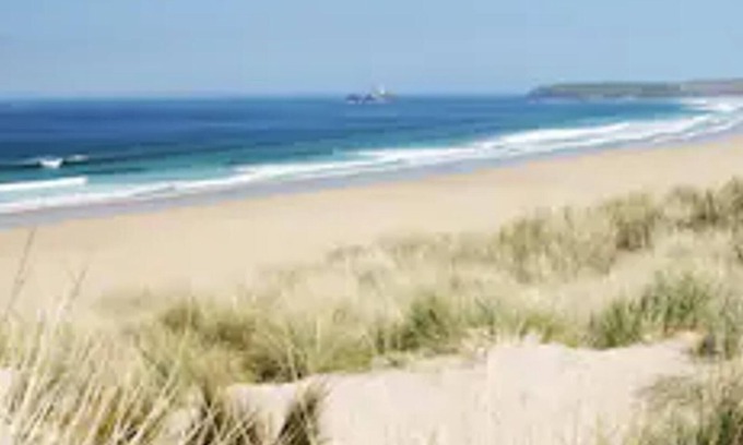 Hayle House | Family-Friendly Trevithick by the Beach with Pet Amenities