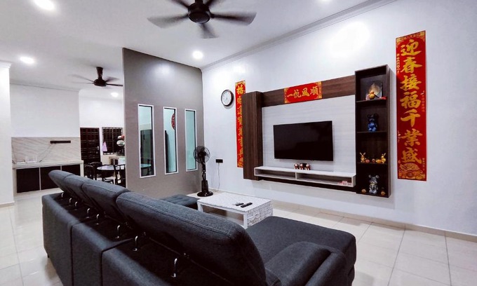 Batu Pahat House | Top-Rated TREX Homestay in Batu Pahat: Family-Friendly Stay