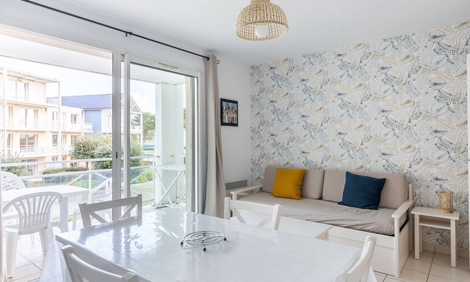 Plougonvelin Apartment | Cozy Trez Hir Apartment with Ocean View & Private Pool