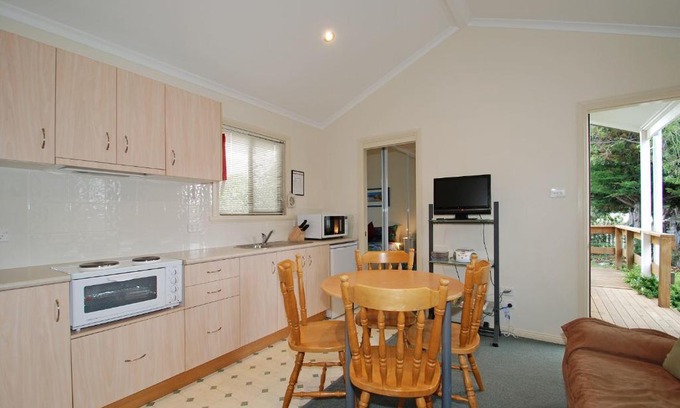 Triabunna Resort | Family-Friendly Triabunna Cabin & Caravan Park Awaits You