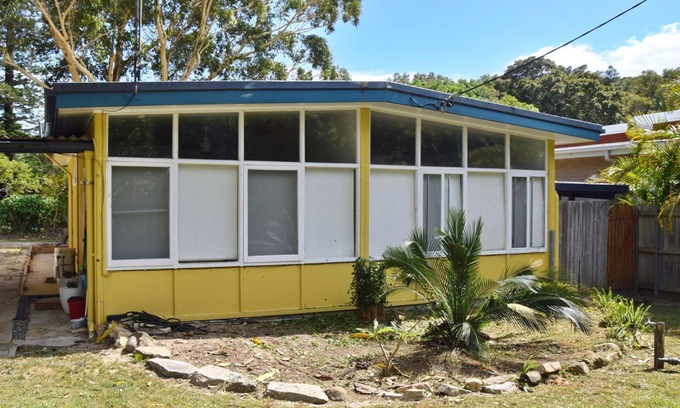 Arakoon Apartment | Cozy Trial Bay Beach Cabin 4 with Oceanfront Views