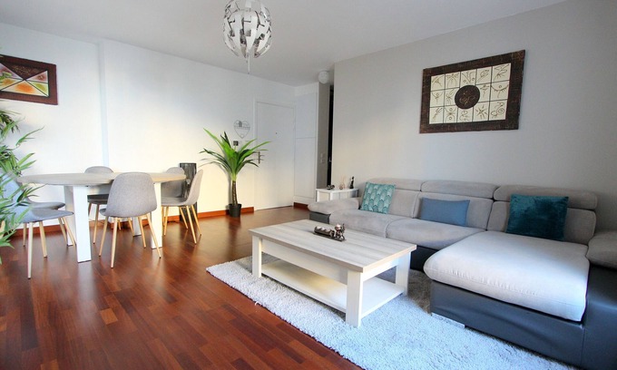 Serris Apartment | Discover TRIANONS5: Family-Friendly Stay Near Disneyland