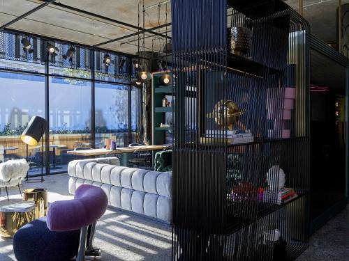 West Perth Hotel | Stylish Tribe Perth: 4-Star Stay with Family-Friendly Amenities