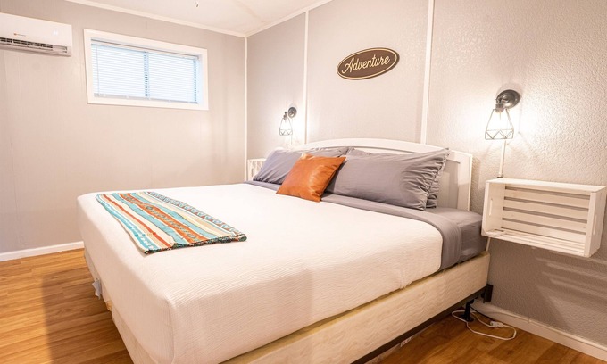 Indian Point Condo | Discover Tribesman Resort #7 - Renovated Retreat by the Lake