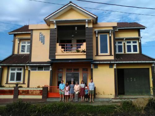 Parakan House | Top-Rated TriDwi Homestay: Family-Friendly & Accessible Stay