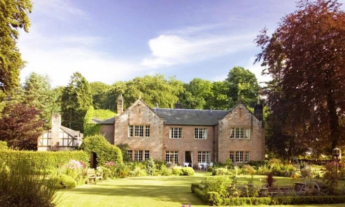 Closeburn Hotel | Tranquil Trigony House Hotel with Inviting Garden Spa