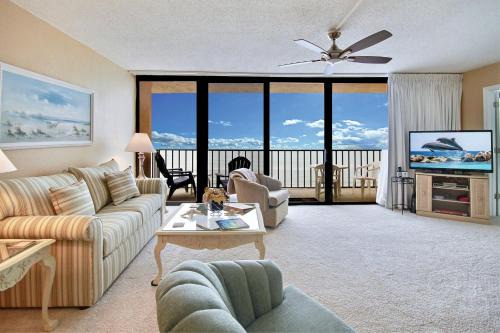 Madeira Beach House | Trillium 4B - Premier Oceanfront Escape with Pool & Breakfast