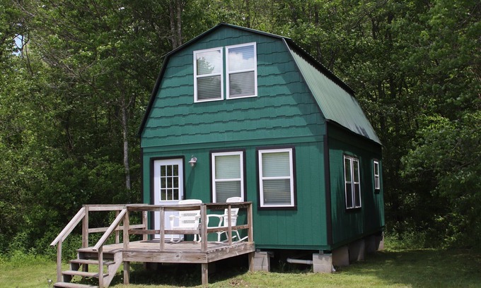 Morganton Cabin | Pet-Friendly Trillium Cabin with Spa in North Georgia