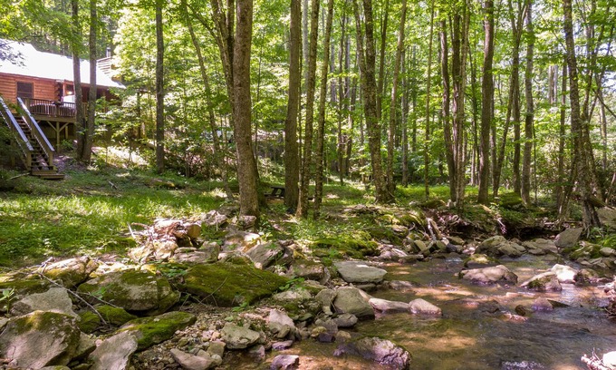 Banner Elk Cabin | Romantic Trillium Cabin with Hot Tub on Dutch Creek