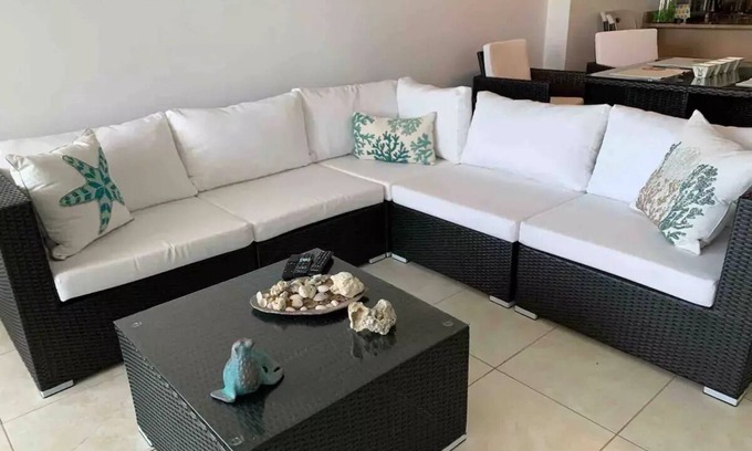 Herreras Apartment | Pet-Friendly Trinity Beach Apartment for Families