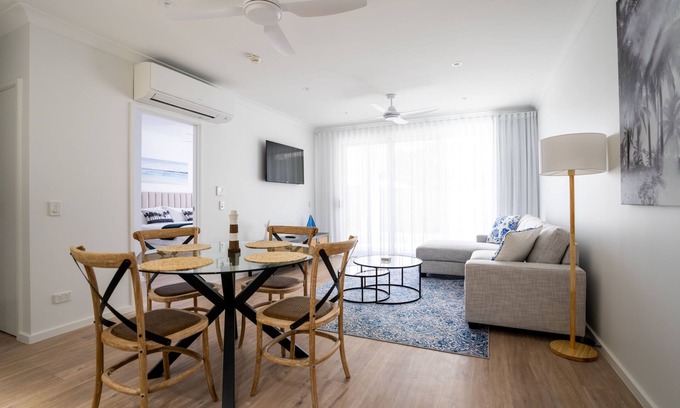 Trinity Beach Apartment | Trinity Collective - Cozy One Bedroom Apartment with Ocean View