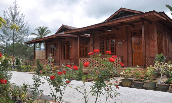 Nyaungshwe Hotel | Family-Friendly Trinity Inn: Rated 9.6 with Breakfast & Dining