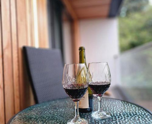 Girton Apartment | Modern Trinity Apartment: Guest Rated 9.5 & Child Friendly