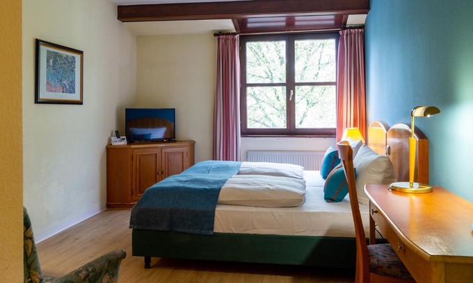 Weisenau Hotel | Guest Rated: Trip Inn Bristol Hotel Mainz with Family Amenities