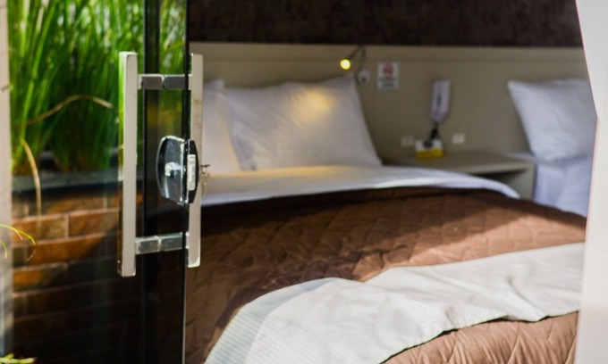Jardim Iate Clube House | Relax in a Triple Room With Balcony and Pool Access
