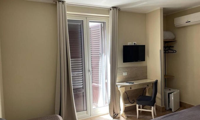 Corso dei Mille - Sant'Erasmo House | Inviting Triple Room Overlooking Palermo Central Station