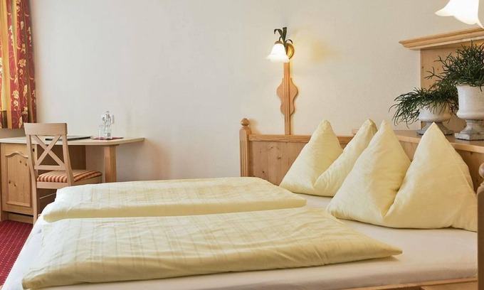 Dorfgastein House | Cozy Triple Room at Untermüllnergut with Spa & Breakfast