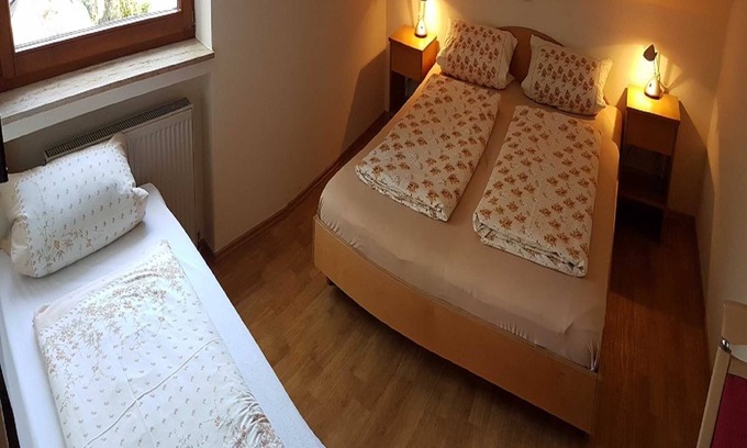 Ohlsbach Apartment | Comfortable Triple Room with Kitchen at Gästehaus Eckenfels