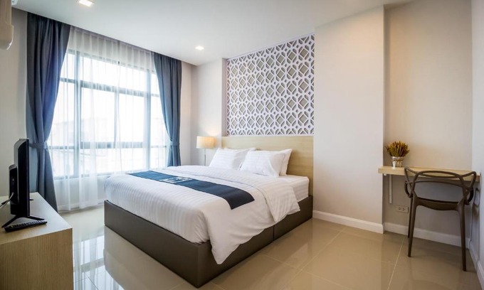 Hua Hin Hotel | Triple Z Hotel: Family-Friendly with a Refreshing Pool
