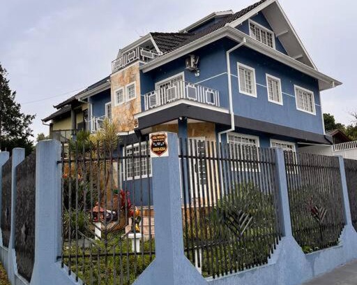 Capao da Imbuia House | Ideal Triplex Near Jardim Botânico - Pet & Child Friendly