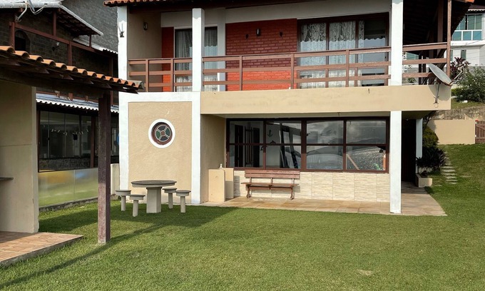Iguaba Grande House | Enchanting Triplex House with Ocean View in Gated Community