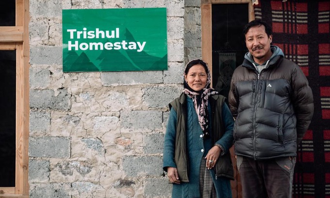 Leh House | Cozy Trishul Homestay with Breakfast and Hot Tub Amenities