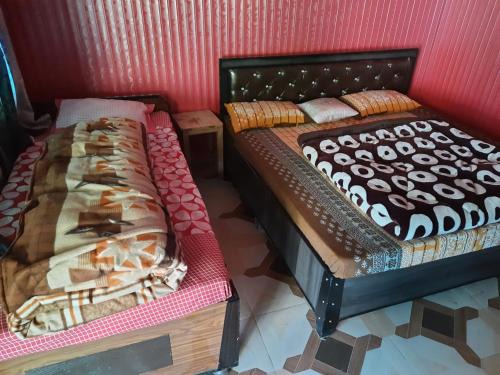 Dugalbitta House | Comforting Trishul Homestay with Breakfast & Family Amenities