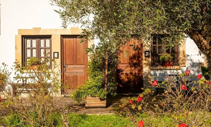 Alfoz de Lloredo Hotel | Trisileja en Posada la Busta