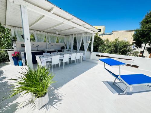 Ponza House | Pet-Friendly Tritone Hotel with High Guest Ratings