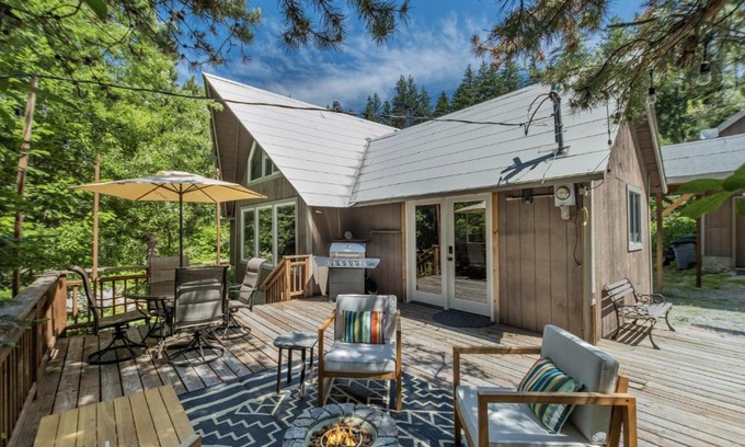 Leavenworth House | Cozy Trobele Cabin near Fish Lake - Perfect for Families
