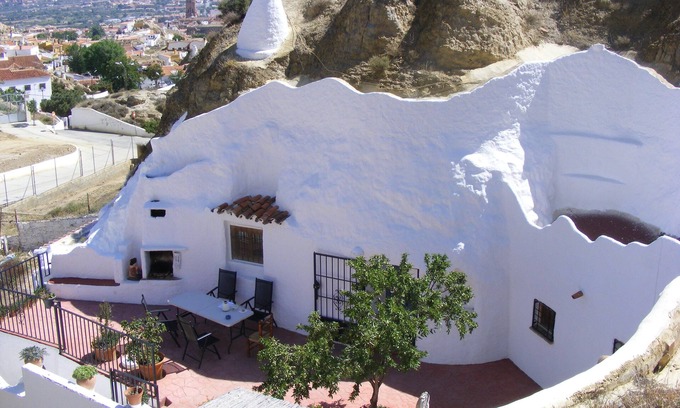 Guadix Cottage | Enchanting Troglodyte House Cueva Almendro in Granada