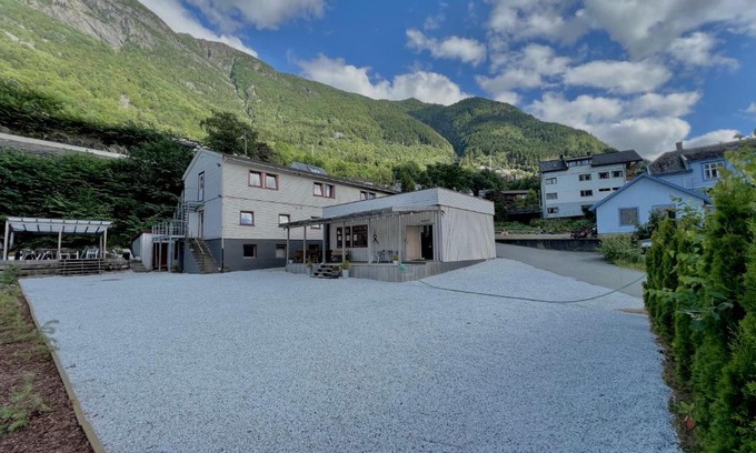 Odda Apartment | Family-Friendly Trolltunga Fjordview with Kitchen Access