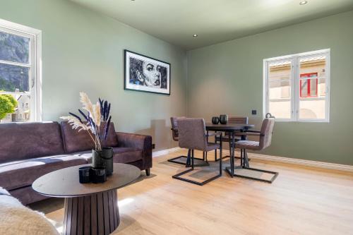 Tyssedal Apartment | Enchanting Trolltunga View: Family-Friendly Escape
