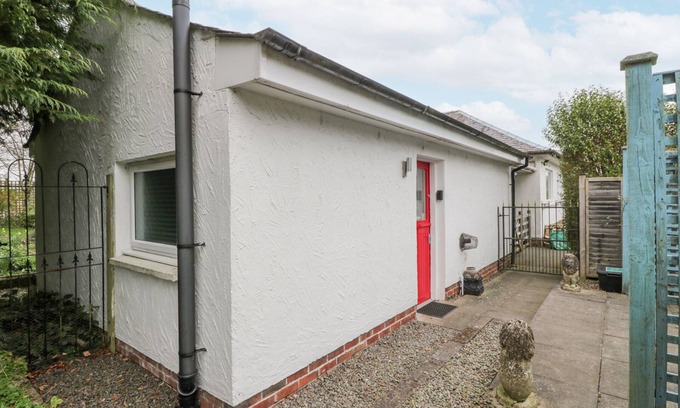 Thornhill Cottage | Discover Troloss Lodge: Pet Friendly Retreat in Thornhill