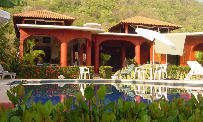 Troncones Villa | Beachfront Bliss at Casa Delfin Sonriente - Pool & Ocean Views