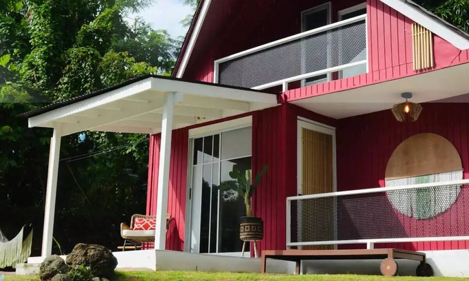 Guzman Abajo House | Relaxing Tropĭ Huts with Private Pool & Ocean Views