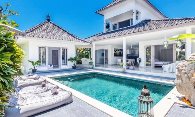 Sunset Road Villa | Idyllic 4 BR Villa with Ocean View in Seminyak
