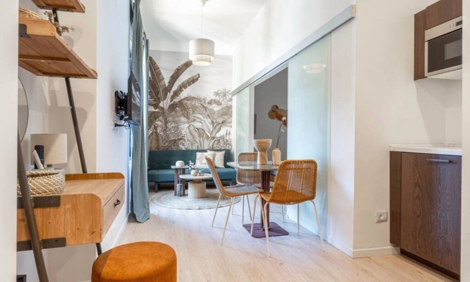 Lazzaretto Apartment | New Tropical Flat in Porta Venezia with Spa and Breakfast