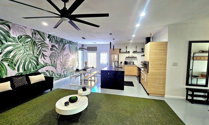 Cedar Crest House | Tropical Bungalow BishopArts-4bdrm