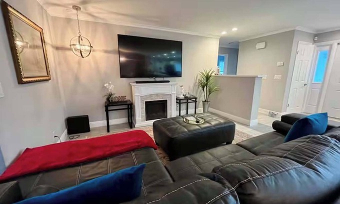 Deerfield Beach House | Tropical Family Home with Heated Pool Near Beach