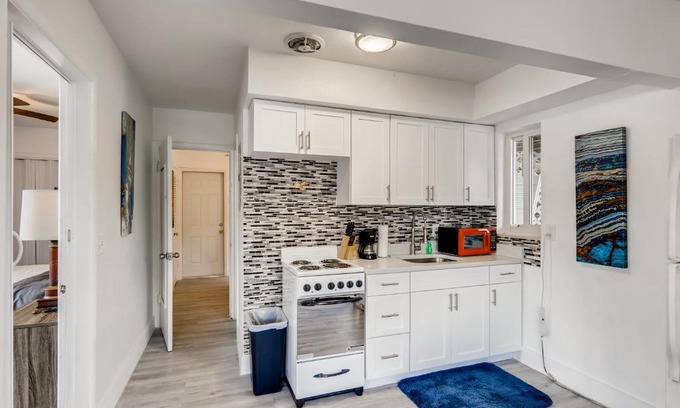 Singer Island Apartment | Tropical Getaway: Oceanfront 2BR Gem with Pool Access