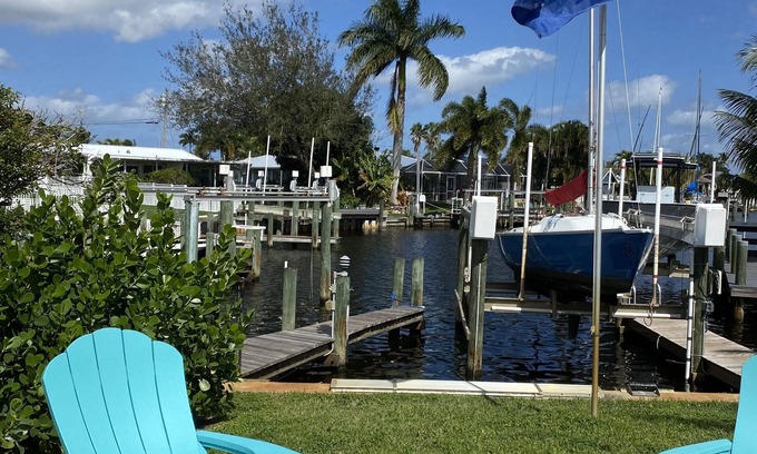 Palm City Cottage | Idyllic Waterfront Bungalow with Heated Pool & Kayaks