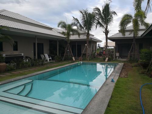 Hua Hin Resort | Experience Tropical House: Pet-Friendly Oasis with Pool
