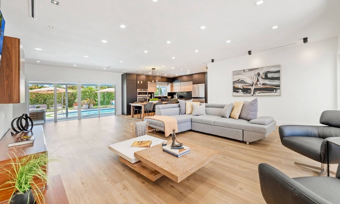 Cutler Bay Villa | Exquisite Miami Paradise with Ocean View & Spa Amenities