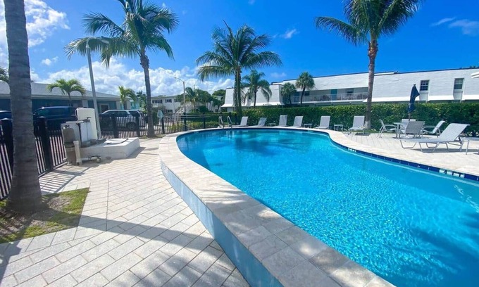 Singer Island Apartment | Beachfront Tropical Oasis with Pool & Family-Friendly Perks