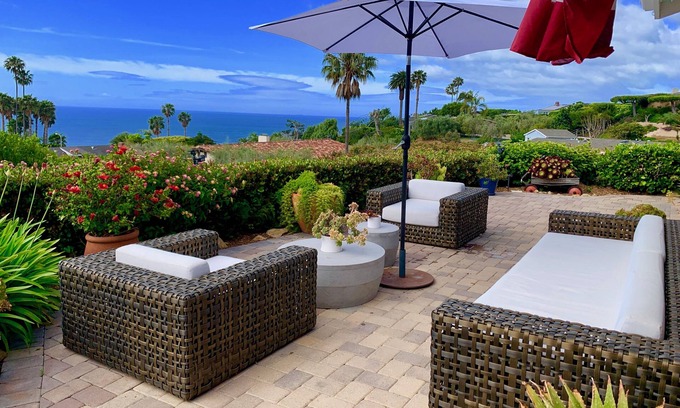Eastern Malibu House | Oceanview Malibu Retreat with Heated Pool & Spa