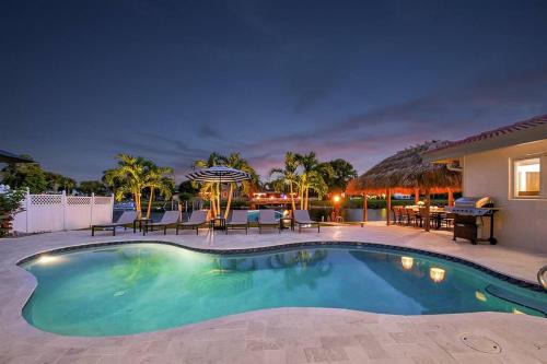 Tropic Palms Villa | Exceptional Tropical Palms House with Oceanfront Pool