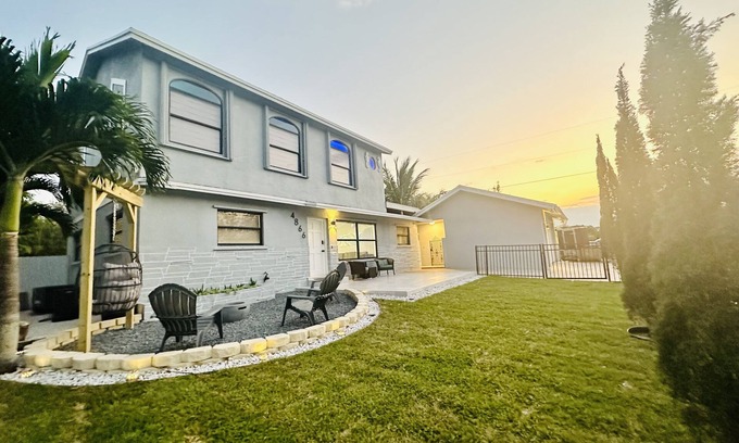 Greenacres House | Experience Tropical Paradise with Ocean Views and Spa Access