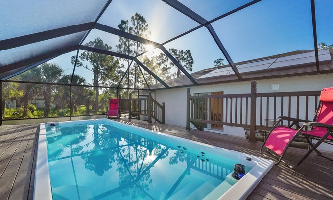 North Port House | Tropical Paradise 3BR/2BA- Jetted, heated Pool