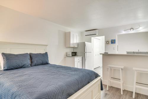 Pass-a-Grille Historic District Apartment | Beachfront Retreat at Tropical Pass-A-Grille Gem